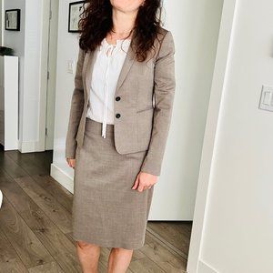 Ann Taylor Suit Size 4-6